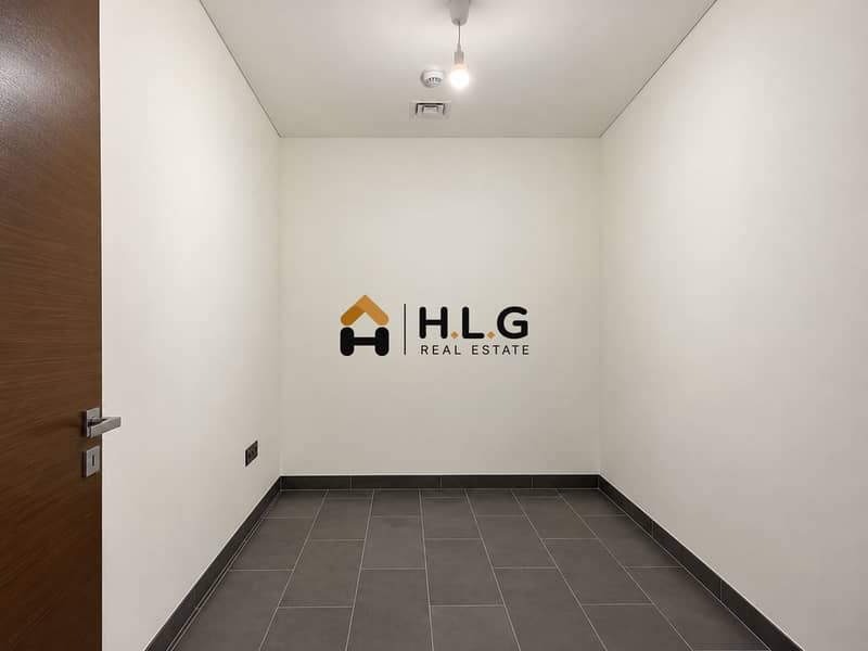 11 Minimalist Empty Utility Room. png