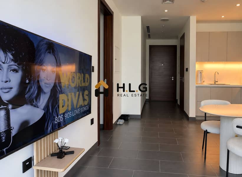 8 Modern Apartment Hallway and Kitchen. png