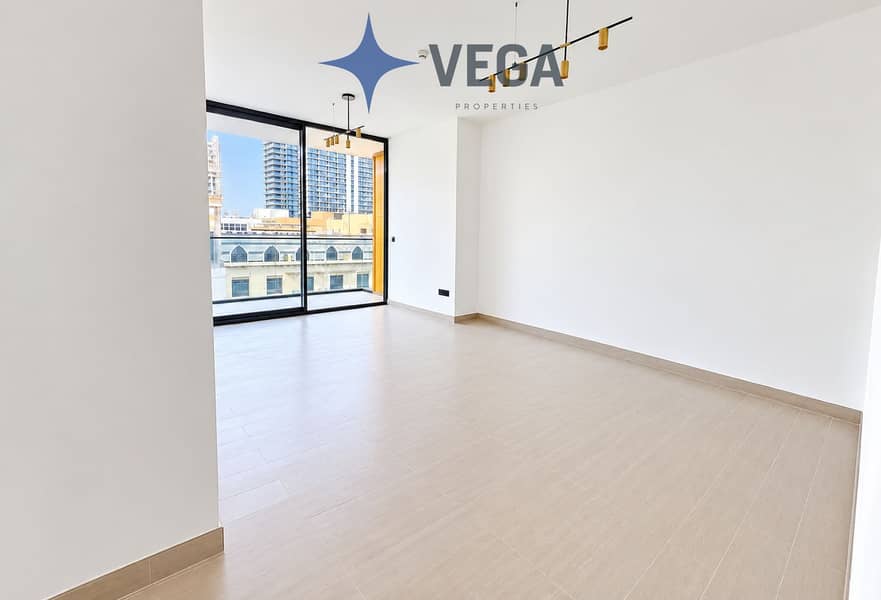 Bright Empty Apartment with City Views. png Bright Empty Apartment with City Views. png