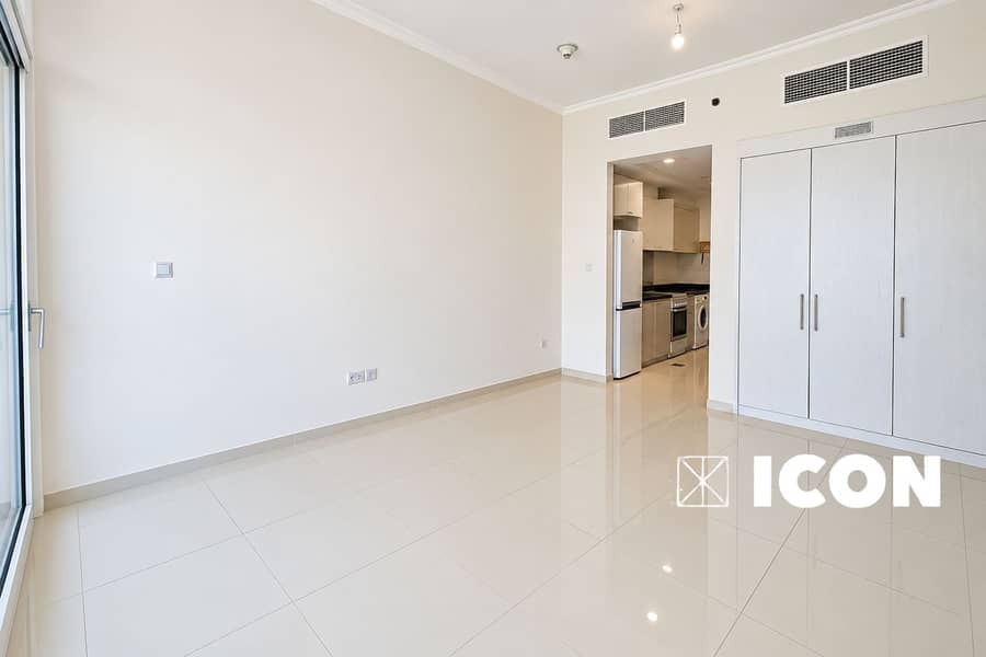 6 Bright unfurnished Dubai apartment interior-7. png