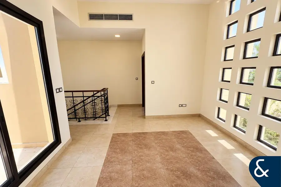 4 Beds | Maid | Spacious | Mid-Unit | Naseem