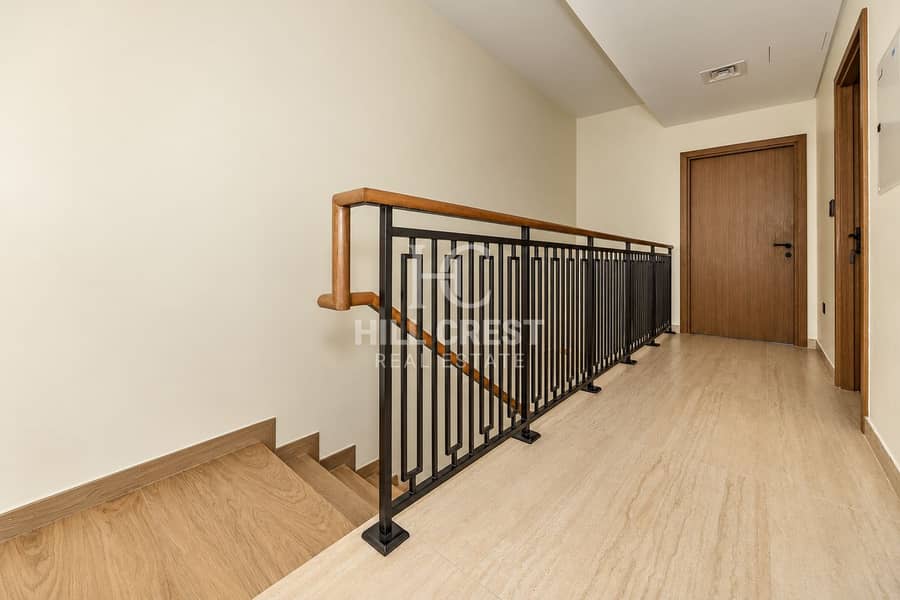 11 Modern Oak Staircase Hallway. png