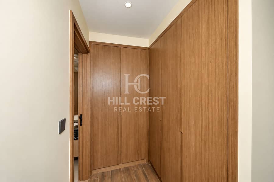 16 Modern Oak-Clad Entryway Hallway. png