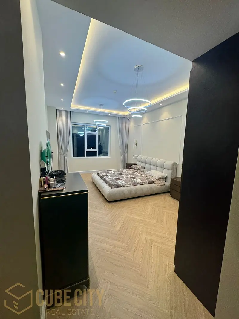 High Floor | Fully Furnished | Upgraded | Spacious Unit