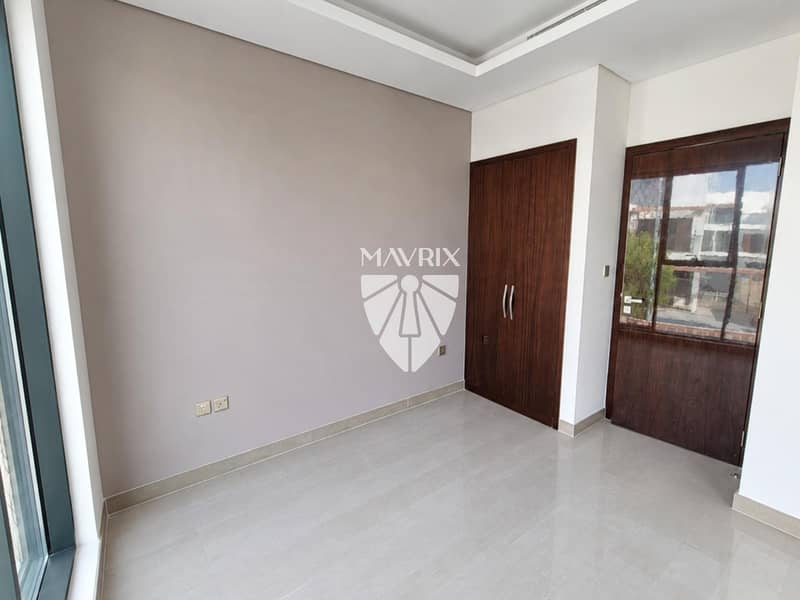 9 Image 9