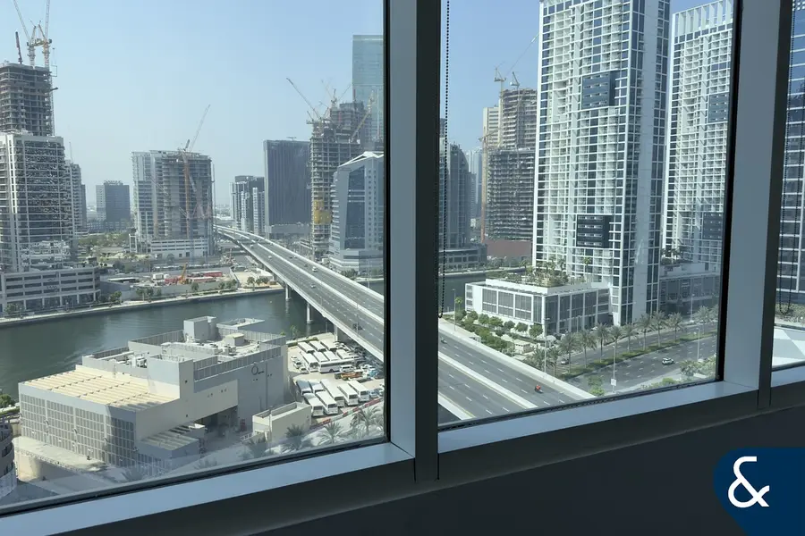 Vacant I Canal View I Corner Unit