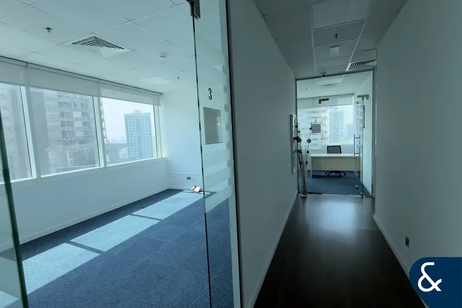Vacant I Canal View I Corner Unit