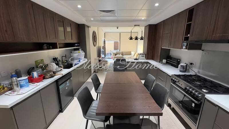 16 Kitchen. jpg