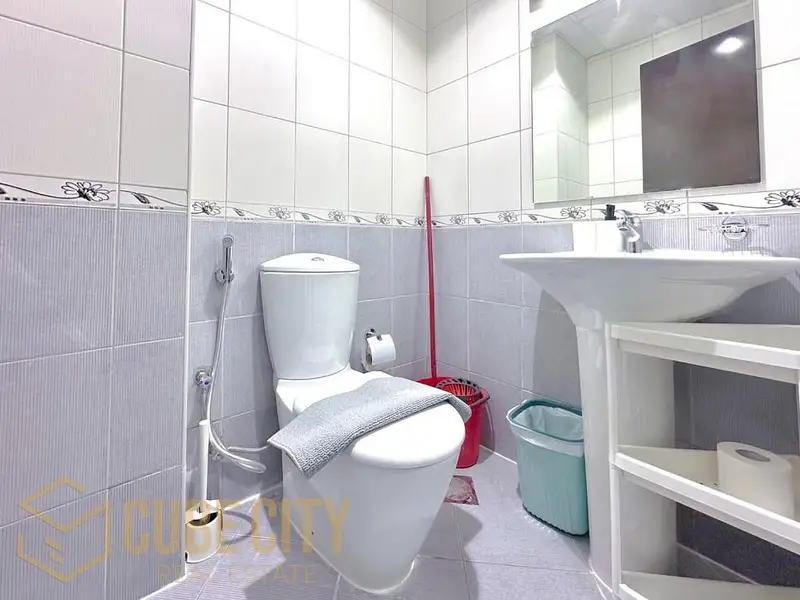 High Floor | Fully Furnished | Upgraded | Spacious Unit