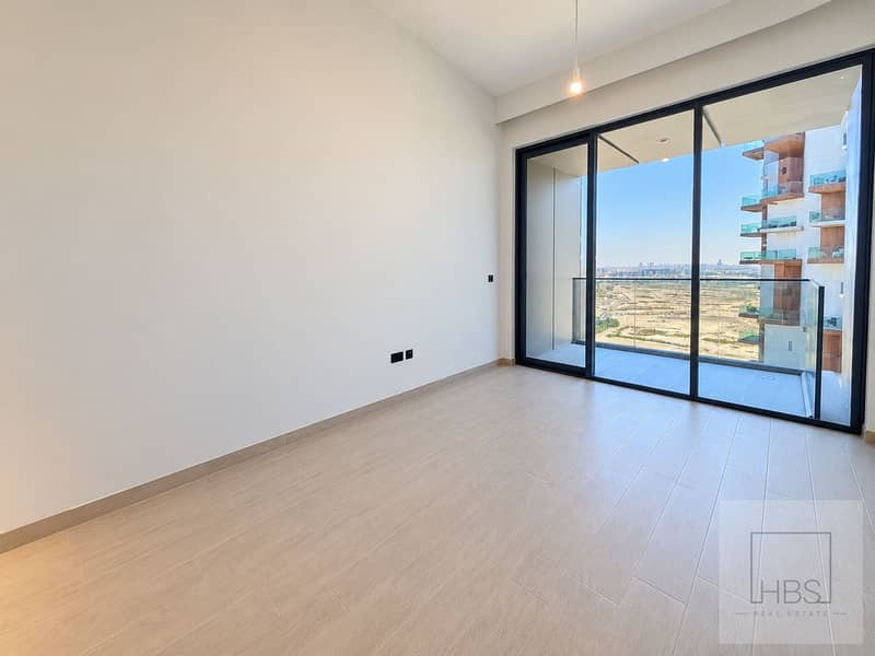 4 Sunlit Minimalist Apartment with Desert View. png