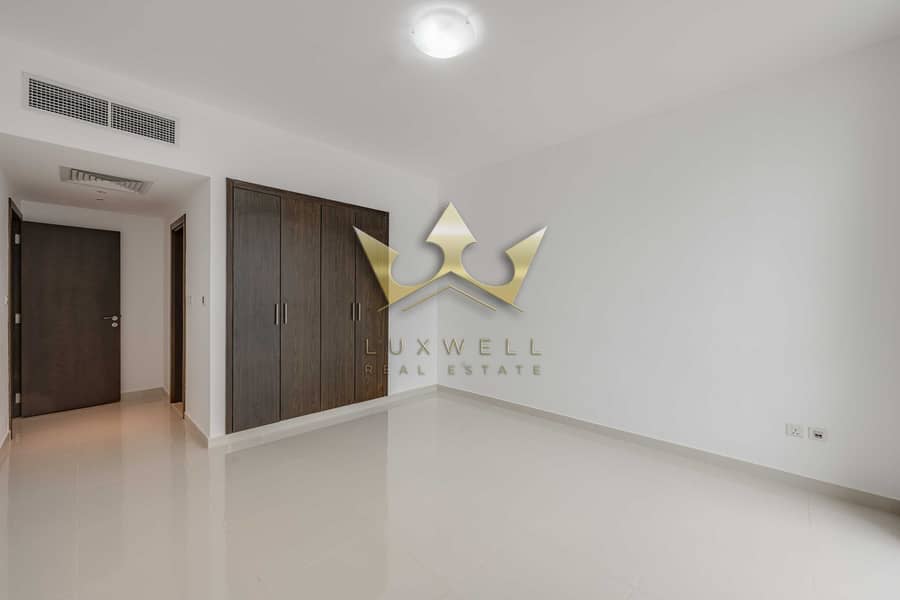 20 Master Bedroom. jpg