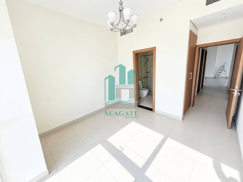 12 Sunlit Minimalist Room with En Suite. png