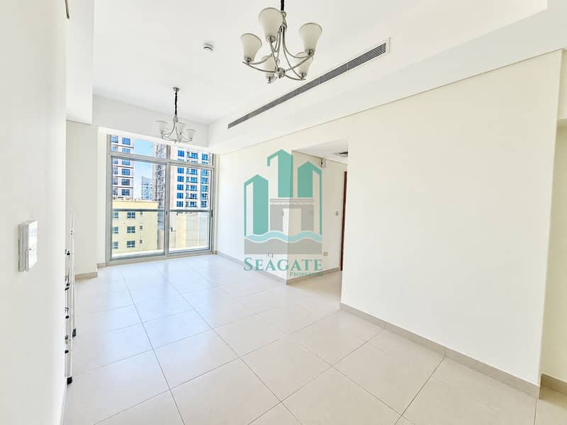 13 Bright Modern Apartment Interior With City View. png
