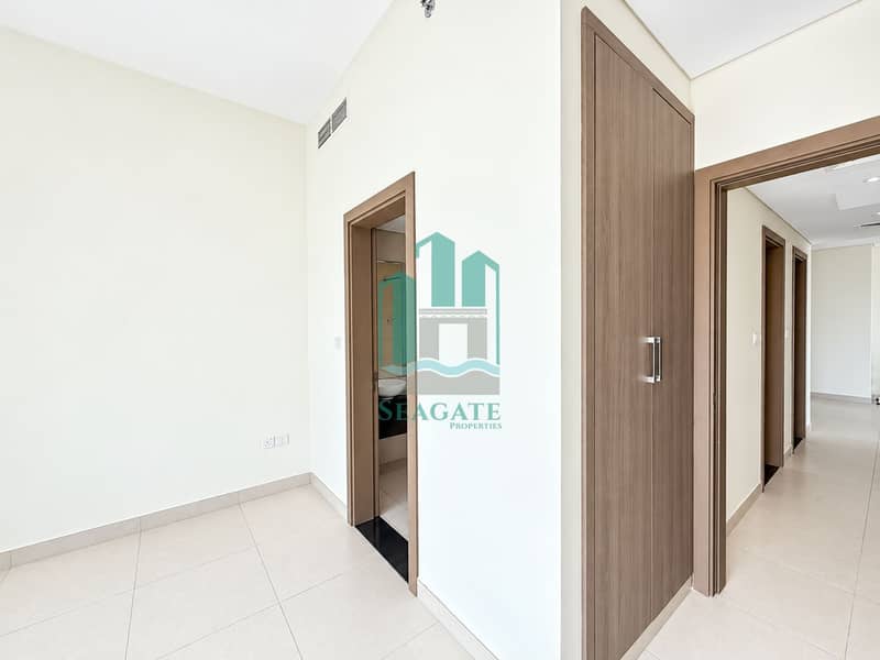 16 Bright Minimalist Condo Hallway Interior. png