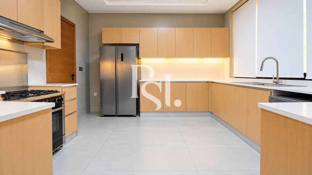 4 04-showhome-05-kitchen. jpg