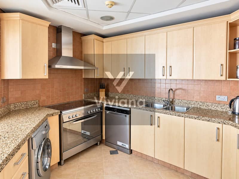 8 Bright Modern Maple Kitchen Interior. png