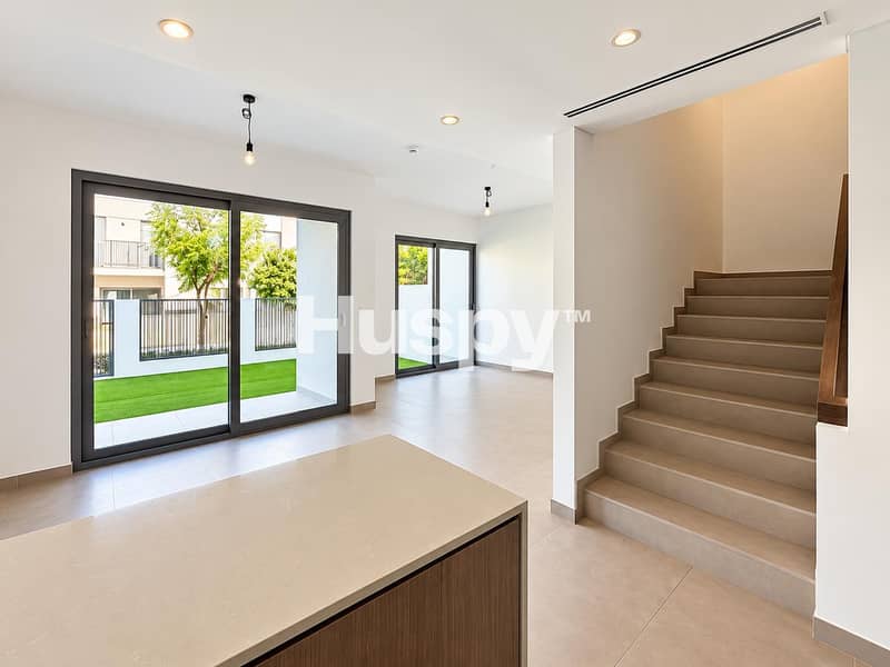 Opposite Pool | Multiple Cheques | Vacant Opposite Pool | Multiple Cheques | Vacant
