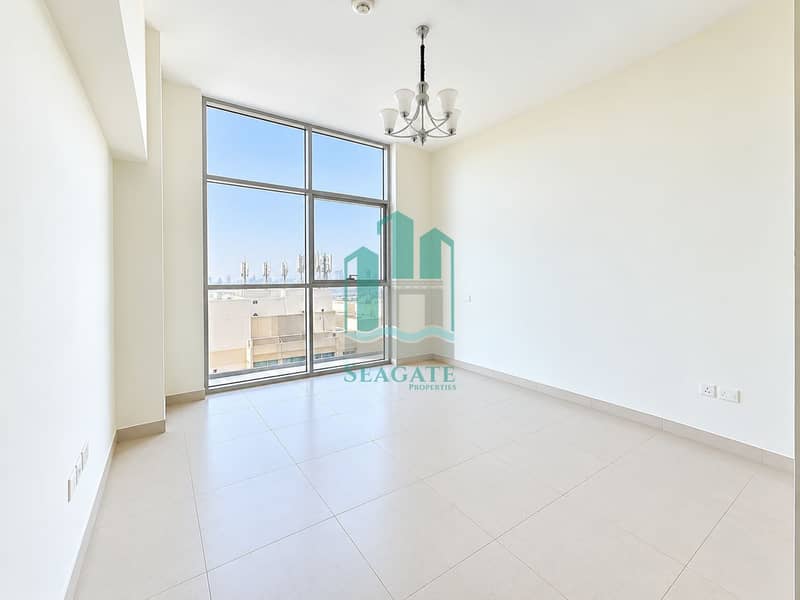 8 Bright Minimalist Room with City Views-1. png