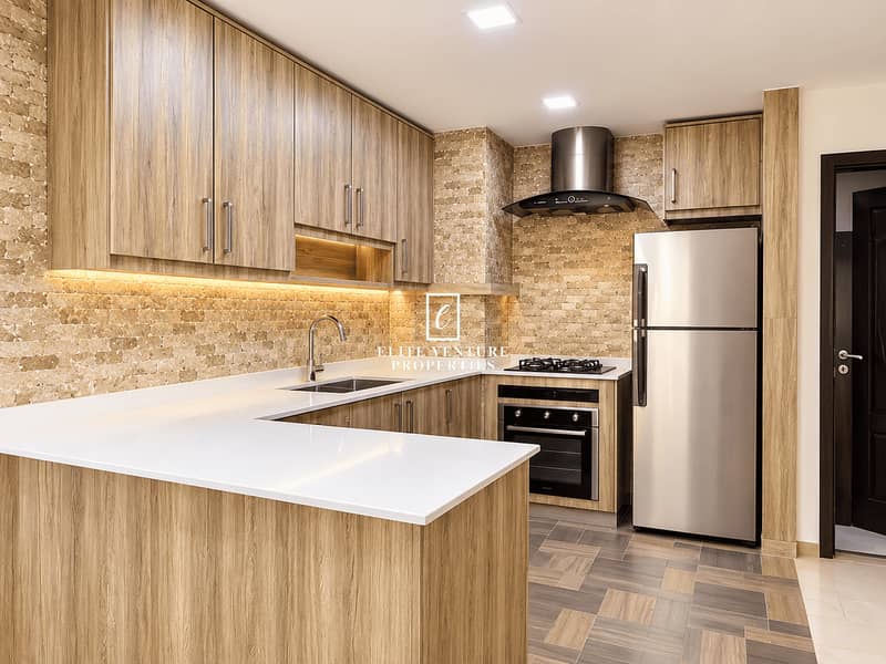 FULLY FURNISHED | LUXURIOUS APARTMENT | VACANT