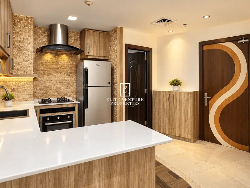 FULLY FURNISHED | LUXURIOUS APARTMENT | VACANT