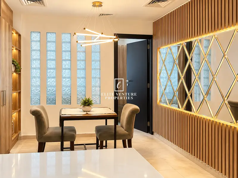 FULLY FURNISHED | LUXURIOUS APARTMENT | VACANT