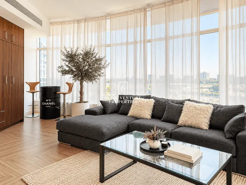 FULLY FURNISHED | LUXURIOUS APARTMENT | VACANT