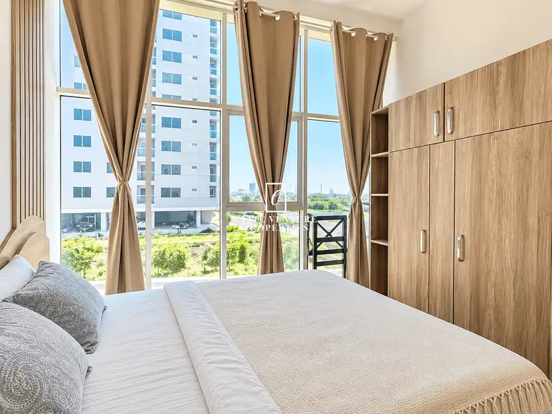 FULLY FURNISHED | LUXURIOUS APARTMENT | VACANT
