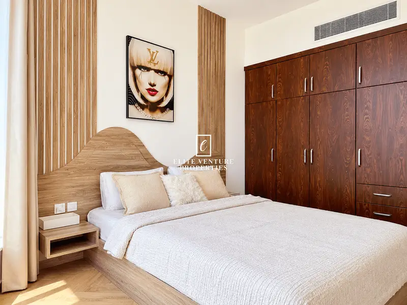 FULLY FURNISHED | LUXURIOUS APARTMENT | VACANT