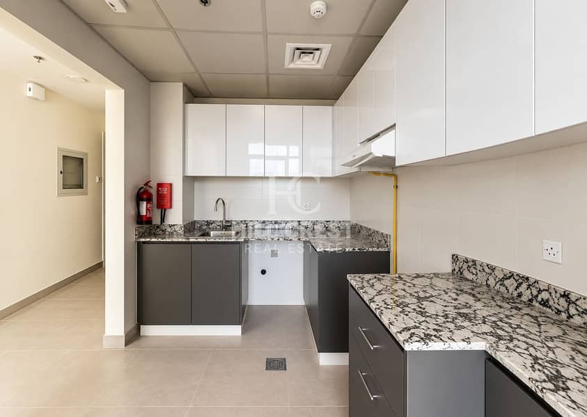 6 Modern Minimalist Kitchen Interior. png