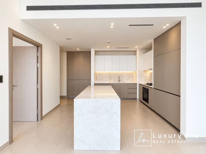 3 Bright Minimalist Luxury Kitchen Interior. png