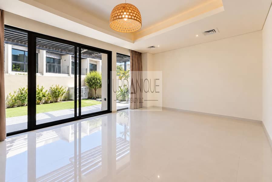 Empty Modern Living Room with Garden Views. png Empty Modern Living Room with Garden Views. png