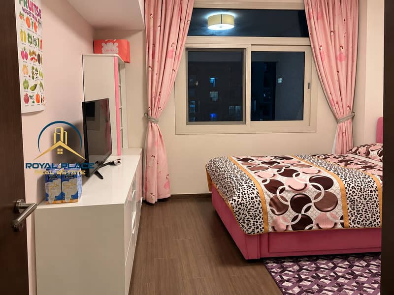 4 Cozy Pink Bedroom at Night. png