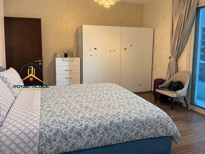 8 Cozy Teal-Patterned Modern Bedroom. png