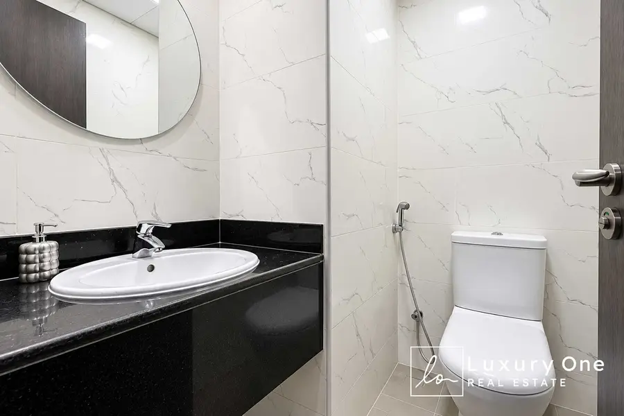 Fitted Office | Regal Tower | Downtown City View