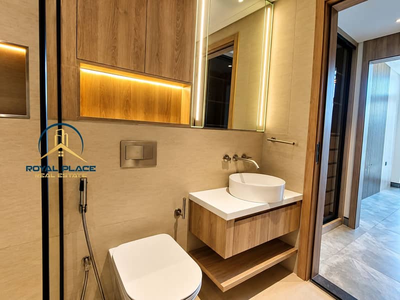 8 Warm Modern Bathroom Interior. png