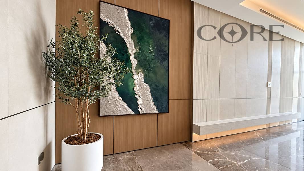 28 04_lobby_feature_wall_4K. jpg