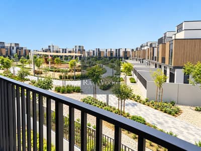 穆东城市社区， 迪拜 3 卧室联排别墅待售 - Sunny Modern Townhouse Courtyard. png