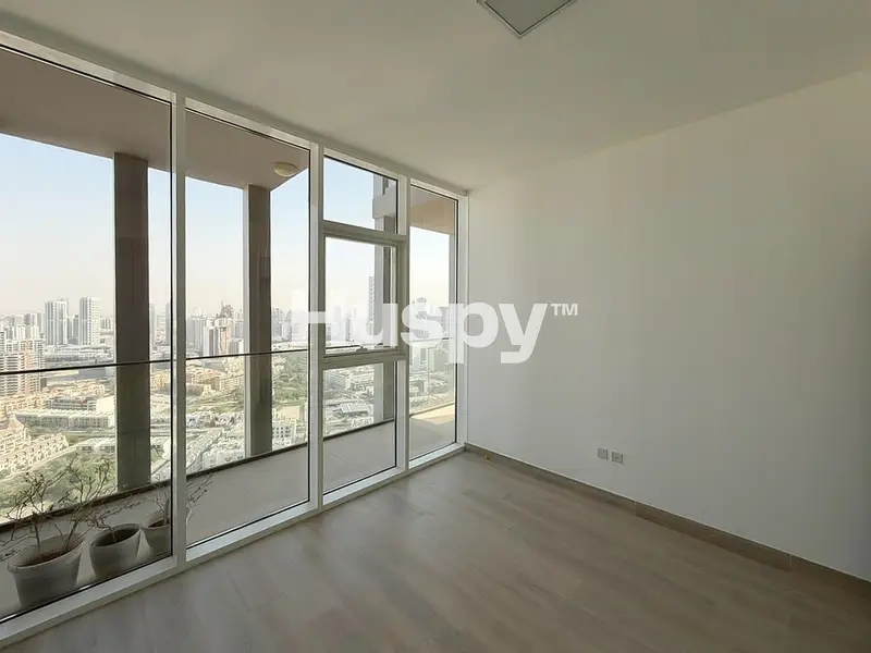 High Floor | Vacant | Community View