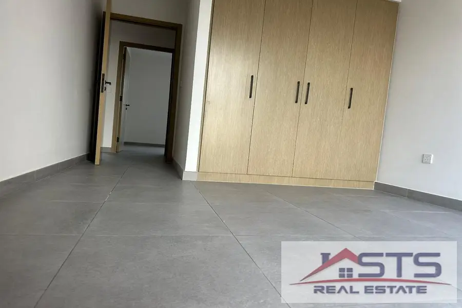 Affordable price Single Row Prime Location Ready To Move in