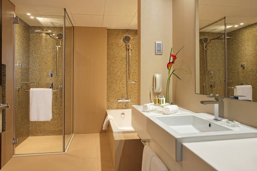 2 Bathroom rooms and suites (1). jpg