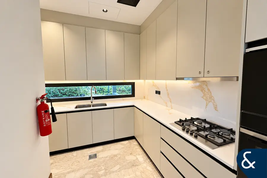 4 BEDS AND BASEMENT | MAIDS ROOM | PARK VIEW