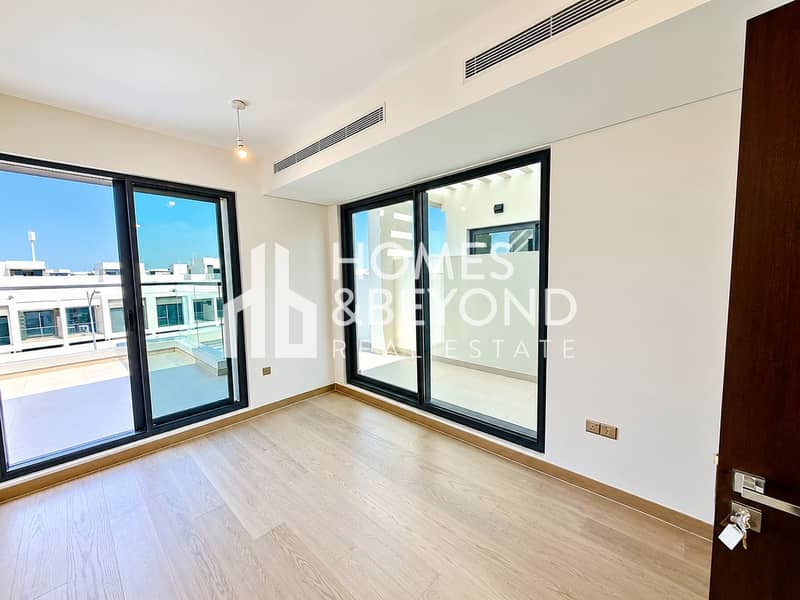 5 Bright Modern Room with Terrace Views (1). png