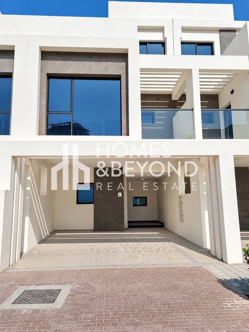 16 Modern Symmetrical Townhouse Facade. png