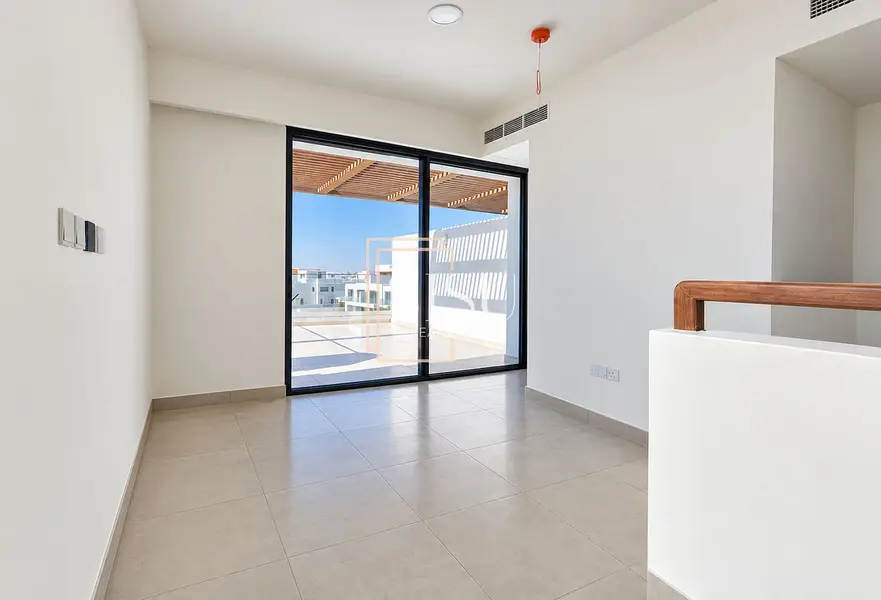 Prime Location | Facing Lagoon | Negotiable