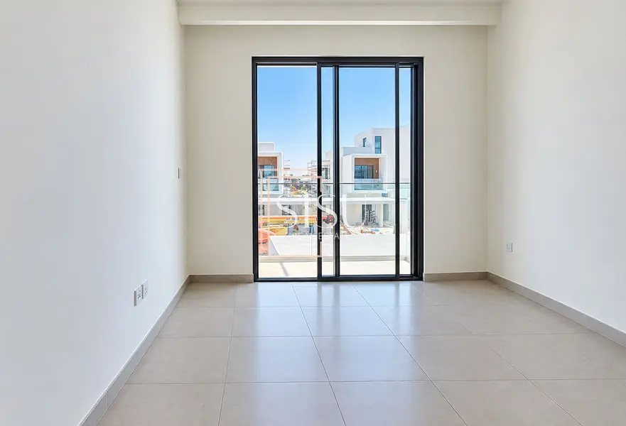 Prime Location | Facing Lagoon | Negotiable