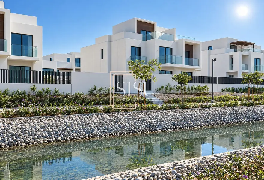 Prime Location | Facing Lagoon | Negotiable