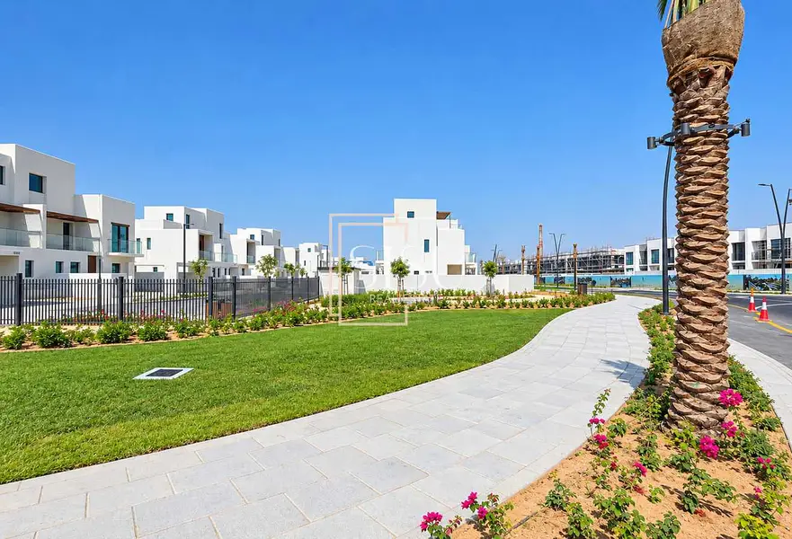 Prime Location | Facing Lagoon | Negotiable