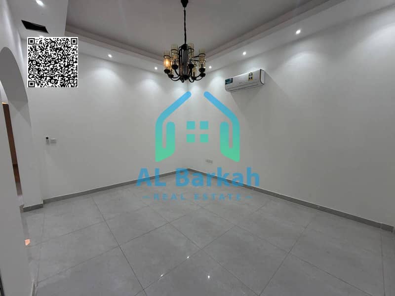 2 2ef5e398-e170-478c-b0e8-688edacaad77. jpg