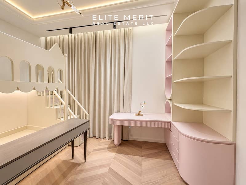 14 13_Pink_Bedroom_Desk_AI. jpg