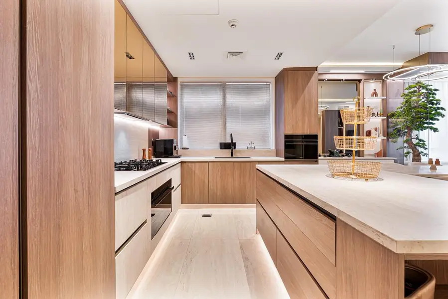 Fully Upgraded | Mid Floor | Furnished | Vacant